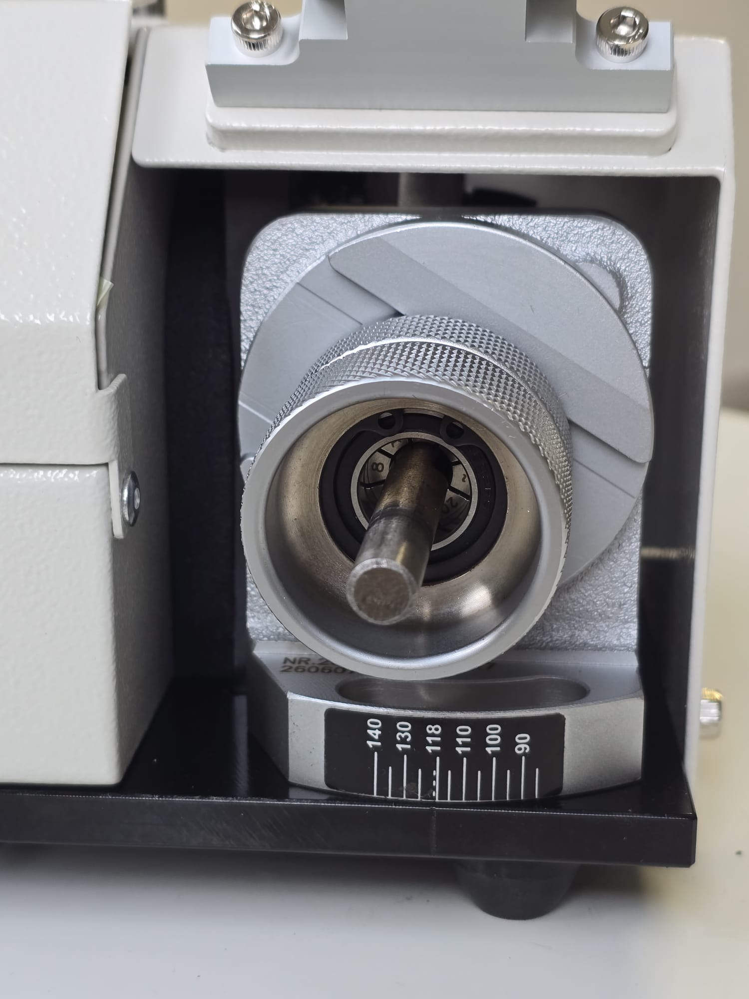 Original MOTOM BSM 13 Schleifaufnahme mit eingesetztem Spannzangenhalter und Winkelskala